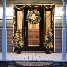 Winter is over… so let's talk about front door decorations for spring! Front Door Christmas Decorating Ideas Homemade Food Junkie