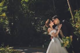 Jun 07, 2021 · though no wedding flower costs are set in stone, los angeles wedding planner tessa lyn brand of tessa lyn events, provided a range couples can expect certain floral items to cost. How Much Does Wedding Photography Cost In 2020