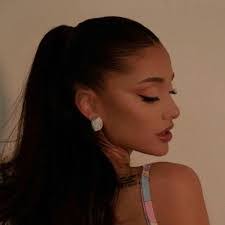 Nicole Sandidge's Instagram, Twitter & Facebook