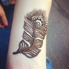 19 Beautiful Feather Henna Designs You Will Love To Try Henna Feather Henna Tattoo Designs Simple Simple Henna Tattoo