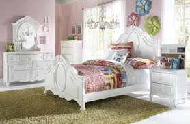 Samuel Lawrence Furniture Sweetheart 4 Piece Panel Bedroom Set In Bright White In 2020 Panel Bed Kids Bedroom Sets Bedroom Panel