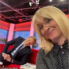 She is an actress, known for торчвуд (2006), безмолвный свидетель (1996) and w1a (2014). Bbc Presenter Louise Minchin Reveals She Has Broken Her Foot As She Shares Photo Wearing A Cast Aktuelle Boulevard Nachrichten Und Fotogalerien Zu Stars Sternchen