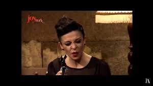 Pembe Mezarlik Akustik Video 2020 Muzik Indirme Muzik Alintilari Muzik