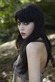 The standard nsfw sub rules apply. Pin On Pale Skin Dark Hair