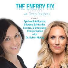 Robyn Mckay's Instagram, Twitter & Facebook