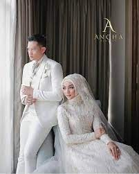 Pin Oleh Ym Di Wedding Foto Perkawinan Gaun Pengantin Sederhana Pakaian Pernikahan