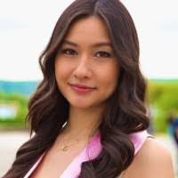 Chloe Newsome's Instagram, Twitter & Facebook