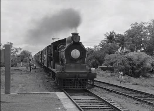 What locomotive model is in Satyajit Ray's 'Aparajito'?
