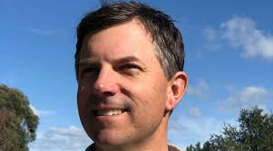 This golf course superintendent turns golf holes into stunning works of art