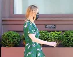 And updated from a recent hacking event. Jennifer Lawrence In Einem Zeitlos Hubschen Grunen Kleid Und Oxfords In New York Nach Welt