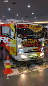 Jadi pada kesempatan ini akan mengupas tuntas tentang truk modif atau truk modifikasi dan truk variasi, serta beberapa aksesoris truk yang. Siapa Bilang Truk Enggak Bisa Diajak Bergaya Ini Buktinya