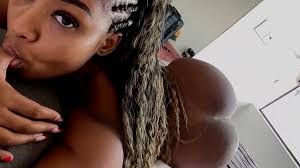 Preta Zade Negra Gostosa da Bunda Grande - Vazaram Pornô