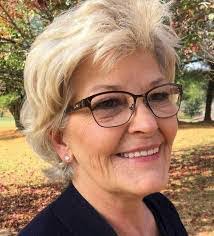 Lisa Caughman's Instagram, Twitter & Facebook