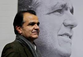 Creemos que la persona con el mayor peso político y de una gran credibilidad en todos los sectores políticos democráticos y en el empresariado colombiano, indudablemente es el ex ministro, ex senador y ex candidato presidencial oscar ivan zuluaga, a quien podemos decir. Zuluaga El Hombre Que Ambicionaba Ser Presidente Colombia El Mundo