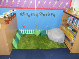 Love Learn Live Grow August 2012 Classroom Reading Area Preschool Classroom Layout Reading Classroom