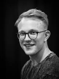 Paul Bracewell (@Paulb63)