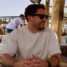 Ollie Webber (@olliebarber18)