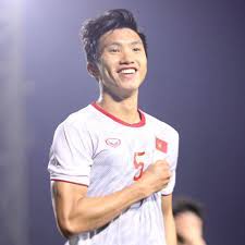 Đoàn văn hậu (sinh ngày 19 tháng 4 năm 1999) là một cầu thủ bóng đá việt nam trưởng thành tại lò đào đạo câu lạc bộ bóng đá hà nội. Ä'oan VÄƒn Háº­u Facebook