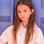 Isabelle Smiley's Instagram, Twitter & Facebook