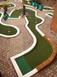 Urbancrazy Minigolf In Your Garden Mini Golf Golf Courses Golf Diy