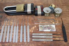 After preparing both ends, you can press them together. Beginners Guide To Lock Picking