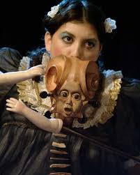 Back in 2007, when I was 24 years old, my first show- HOW LOVELY was  invited to perform in Munich at the Figuren Theater festival, Stadt Museum.  These photos are from around