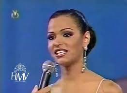 Ana Quintero Nava, #MissZulia, responde a la pregunta por parte del  animador Gilberto Correa durante la final del #MissVenezuela 2002 realizada  en el Poliedro de #Caracas., @anaquintero2002, ...