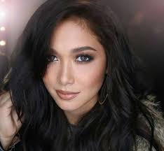 Mereka turut mewarnai industri hiburan di malaysia yang begitu berwarna. Artis Cantik Filipina