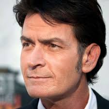 He was born and brought up in new york to the veteran actor martin sheen. Charlie Sheen Neue Serie Anger Management Lauft Auf Vox Film Tv Serien