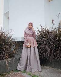 Berbagai model baju perpisahan untuk orang pendek akan kami sajikan untuk kamu yang sekarang sedang mencari model baju perpisahan untuk ora. Pin On Style Ish