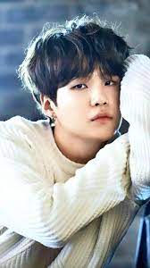 „ich lag auf dieser luftmatratze, als sie plötzlich umkippte und ich unter wasser . Bts Suga Suga Bts Yoongi Bts Suga