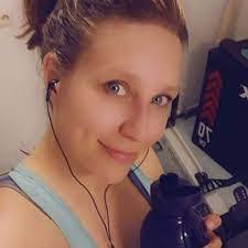 Karliane Perry's Instagram, Twitter & Facebook