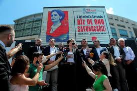 Canan kaftancıoğlu, toplumsal etkinliklerde sorumluluk almak, motosiklet kullanmak ve seyahat çağım işık isminde bir kızı vardır. Chp Istanbul Provincial Chair Canan Kaftancioglu Imprisoned For 9 Years 8 Months And 20 Days Evrensel