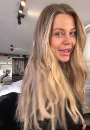 Bianca Ingrosso Sätter Upp Håret