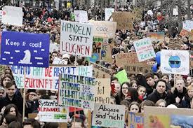 Fridays for future, è un movimento che nasce dall'impellente necessità di contrastare l'inerzia dei governi nei confronti del. Climate Strike Mass Demonstration On Friday Berlin De