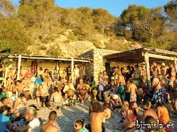 Fiesta De Los Tambores De Benirras Guia De La Isla De Ibiza Que Hacer En Ibiza Ibiza Isla Ibiza