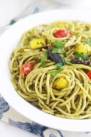 Spaghetti Au Pesto De Basilic Et Legumes Recette Pesto Basilic Plat D Accompagnement Repas De Pates