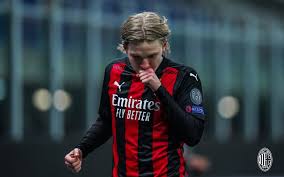 Все голы были забиты в первом тайме. Milan Seltik Kak Hauge Obespechil Rossoneri Evrovesnu