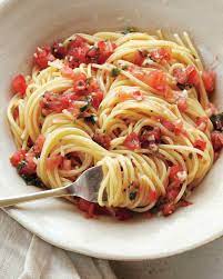 Pasta With Fresh Tomato Sauce Recipe Healthy Recipes Recipes Fresh Tomato Pasta