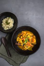 Malay is a race recognizable in malayunesia (or malay archipelago) and found dominance in indonesia, philippines and malaysia. Sudafrikanisches Cape Malay Chicken Curry Im Kochsack Gegart Dinner Um Acht