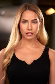 Francesca Phillips's Instagram, Twitter & Facebook