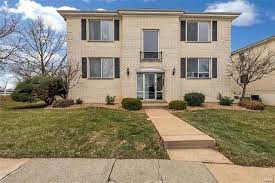 See Apartment 4 For Rent At 10006 Chardin Way In Sappington Mo From 1200 Plus Find Other Available Sappington Apartments Condos For Rent Rent House Styles