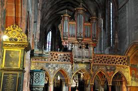 Après une location, au moins une expertise, un orgue waltrin (voir vendenheim) et un déménagement par. Strasbourg L Eglise Saint Pierre Le Jeune