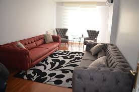 Yildirim Ailesinin Bordo Gri Renklerinde Chester Takimi Sala