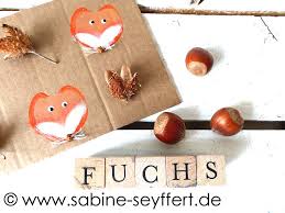 Finden sie hier tolle weihnachtsbastelideen für kinder. Herbstlicher Bastelspass Fur Kinder Fuchs Mit Klorolle Stempeln Upcycling Bastelidee Blog Sabine Seyffert
