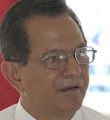 Debaten reconsideraciones con textos escolares * Dennis Arce. (Foto:  Archivo