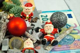 Allerdings gibt es arbeitgeber, die zur weihnachtszeit freiwillig eine zusätzliche zahlung zum gehalt leisten. Wer Bekommt Eigentlich Weihnachtsgeld Finanznachrichten Auf Cash Online