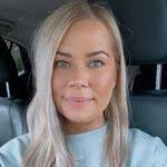 Adele Snell's Instagram, Twitter & Facebook