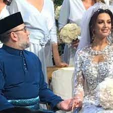 Sultan muhammad v married voevodina in a beautiful moscow wedding ceremony last year in november. Malaysia Elects A New King As Divorce Rumours Surround Former Sultan Muhammad V 9honey