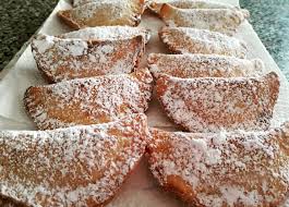 Versioni più recenti prevedono anche dei ripieni a base di ricotta o di nutella. Ravazzate Di Alcamo Ricetta Del Dolce Con La Ricotta Siciliafan